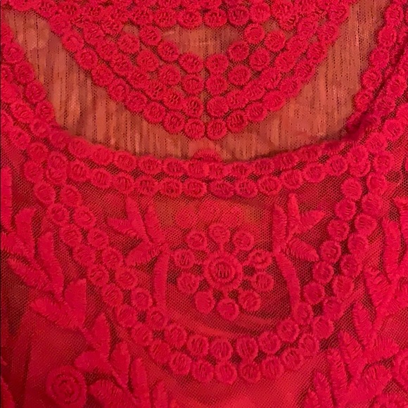 Red lacy dress 💃 - Picture 4 of 6